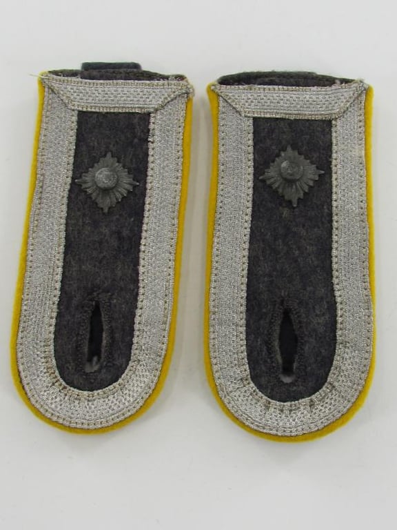 Luftwaffe Shoulder boards for "Feldwebel" flight / paratrooper