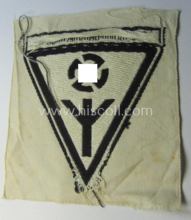 Attractive - and actually not that easily found! - linnen-based sport-shirt badge as was specifically intended for usage by members serving within the: 'Deutches Frauenwerk' (or: 'DFW') being a 'virtually mint' example