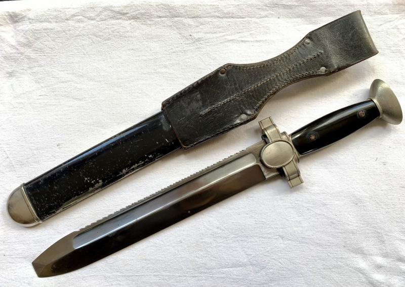 DRK Hewer with Leather Frog