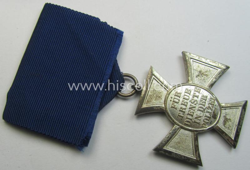 Attractive, silver-class 'Polizei-Dienstauszeichnung 2. Stufe' (or: police loyal-service medal second-class) that comes with its accompanying (and scarcely seen!) broad-shaped ribbon (ie. 'Bandabschnitt')