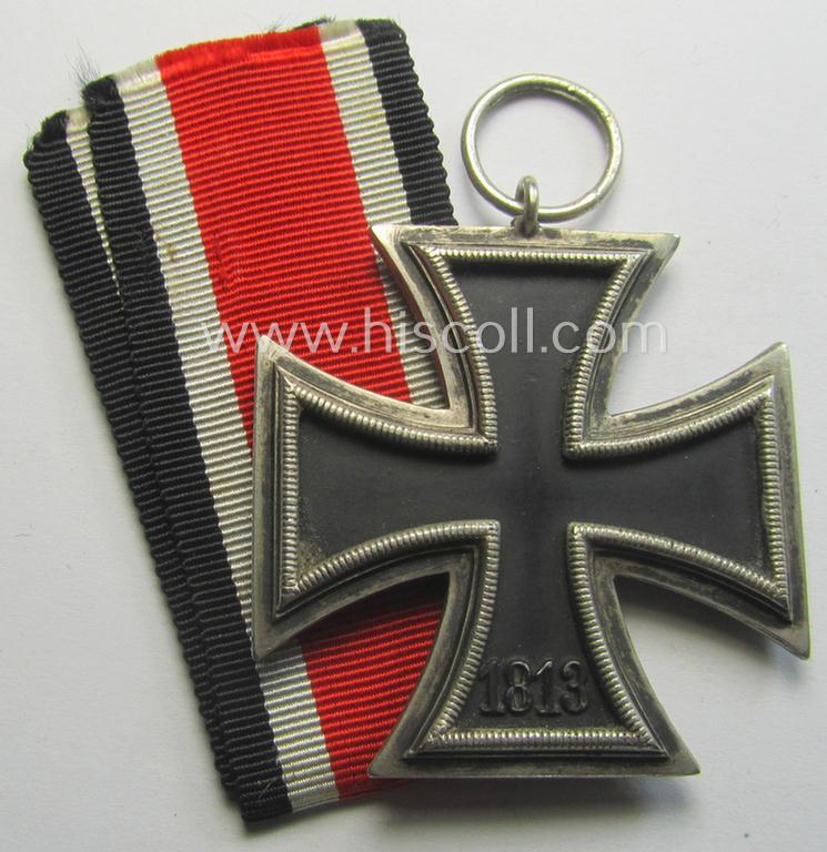 'EK II. Klasse' (or: iron cross 2nd class) being a 'variant'- and/or non-maker-marked specimen of the: 'runder Drei'- (ie. rounded-three-) pattern