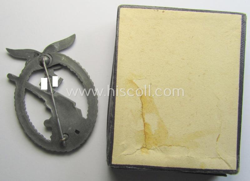 Attractive - and actually not that often seen! - later-war-period, 'Feinzink'-based example of a WH (Luftwaffe) 'Flakkampfabzeichen' as produced by a to date unknown maker and that comes stored in its typical etui as issued