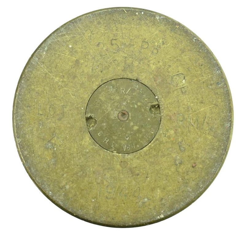 British WW2 25pds Artillery Shell
