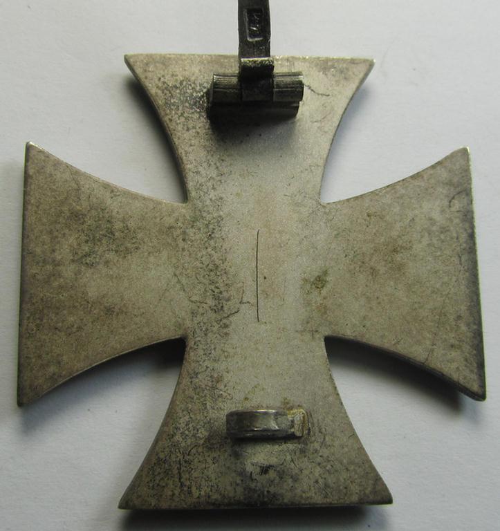 Superb, 'Eisernes Kreuz 1. Klasse' (ie. Iron Cross 1st class) being an (I deem) mid-war-period produced: 'L/52'- (ie. by 'C.F. Zimmermann'-marked-) example and that comes complete in its specific etui as issued and/or recently found