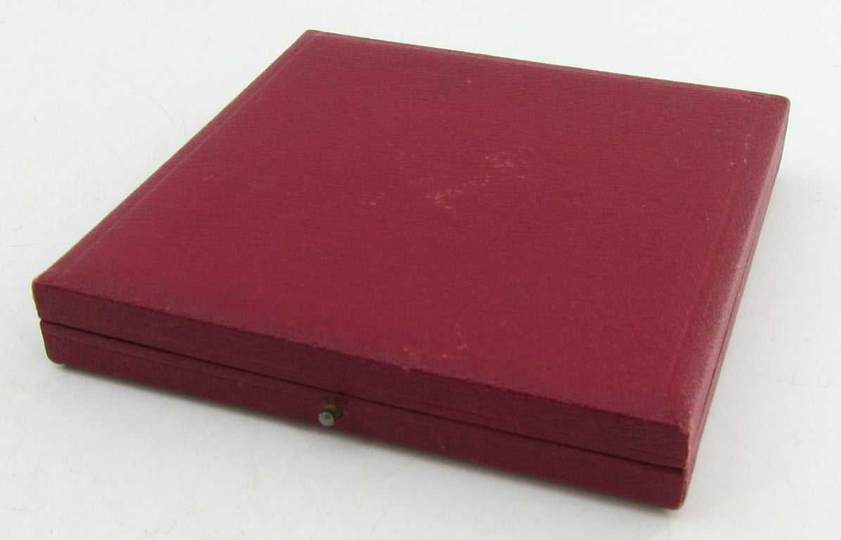 Plaque "Grosser Prize der Reichshauptstadt im Eiskunstlaufen für Juniorinnen, March 1940"in case