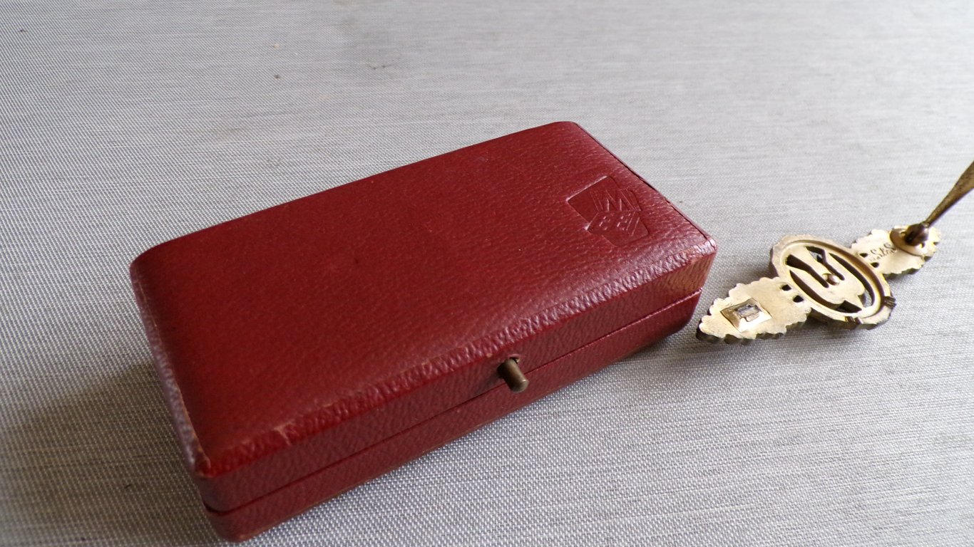 Luftwaffe Gold Bomber Pilot Clasp