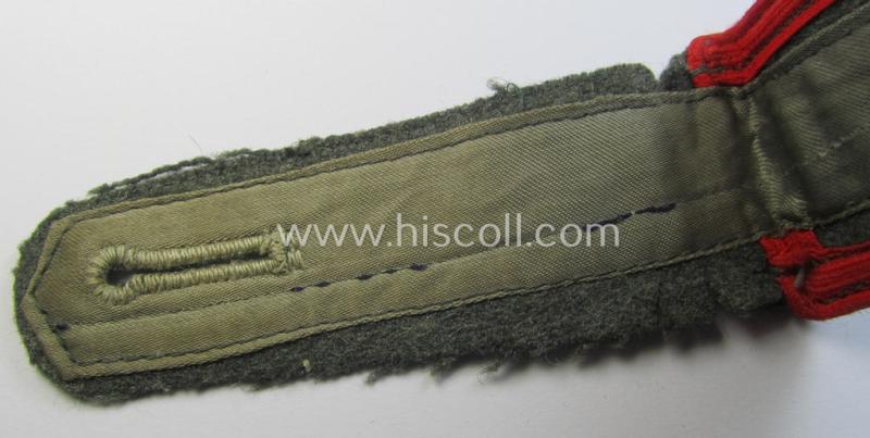 Single, later-war period- (ie. so-called: 'M44'-pattern-) 'simplified' WH (Heeres) enlisted-mens'-type shoulderstrap as was intended for a: 'Soldat eines (Sturm)Artillerie-Regiments'