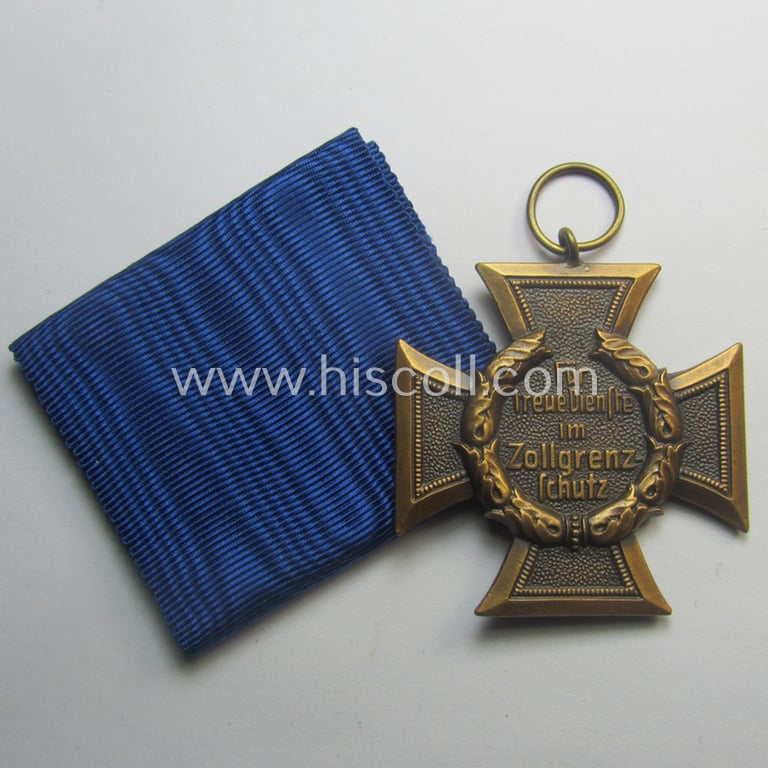 'Zollgrenzschütz-Ehrenzeichen' (or: customs loyal-service medal) that comes together with its full-length ribbon (ie. 'Bandabschnitt')