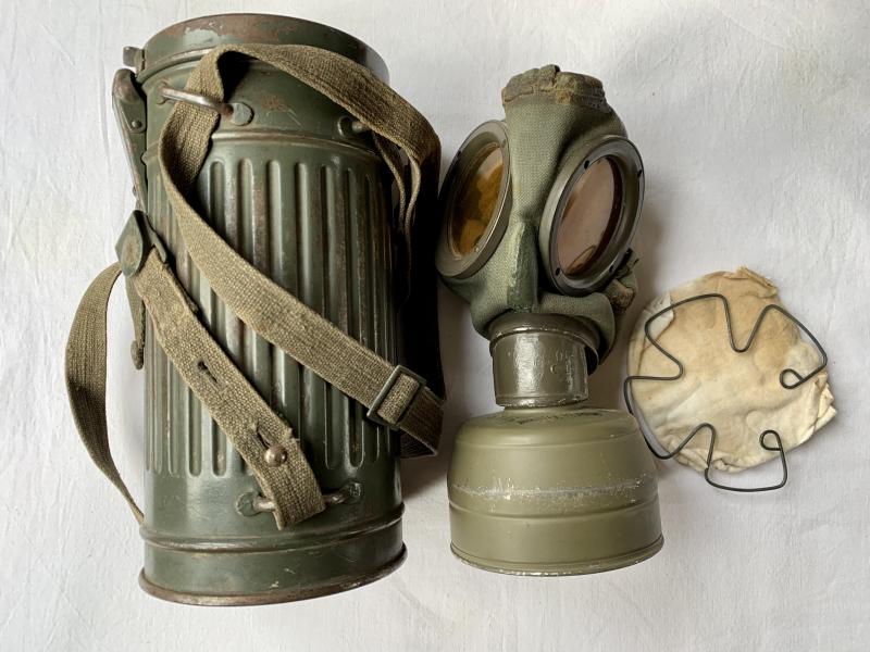 WH (Heer) M30 Gasmask and Canister