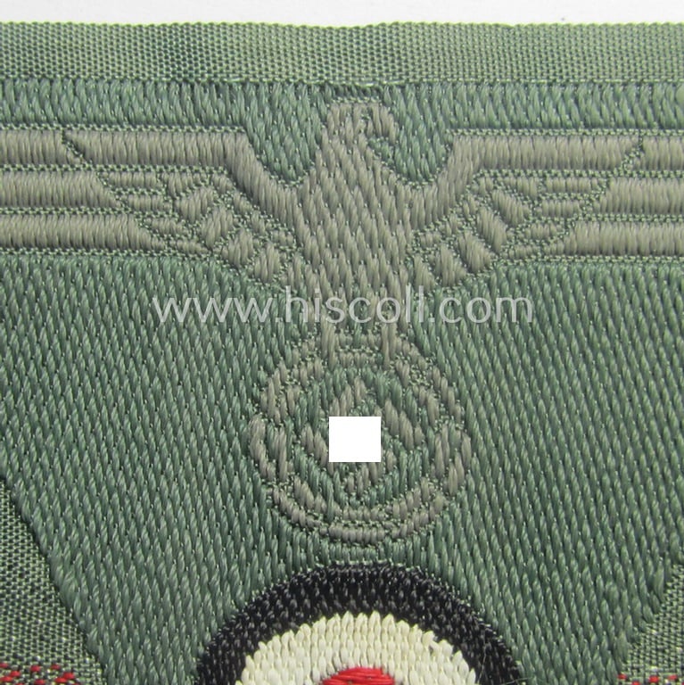 WH (Heeres) so-called: 'M43-pattern') cap-eagle/cocarde (ie. cap-trapezoid) as was specifically produced for usage on the so-called: 'M-43'-model field-caps (ie. 'Einheitsfeldmützen')