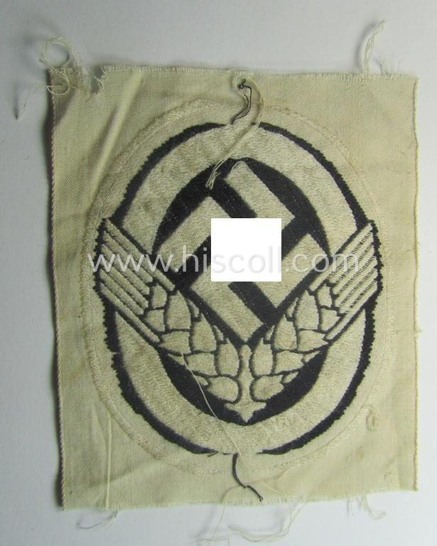 Female-related- (ie. 'RADwJ'- or: 'Reichsarbeitsdienst der weiblichen Jugend' or: womens'-section of the German labour-service) sports-shirt badge