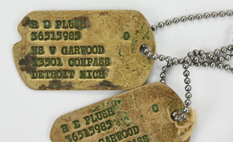 US WW2 Dog-Tag set 'Richard E. Plush'