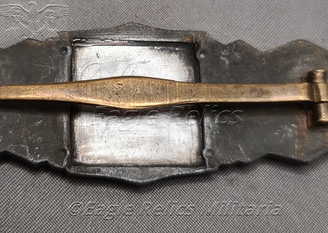 Six Dot Close Combat Clasp in Bronze