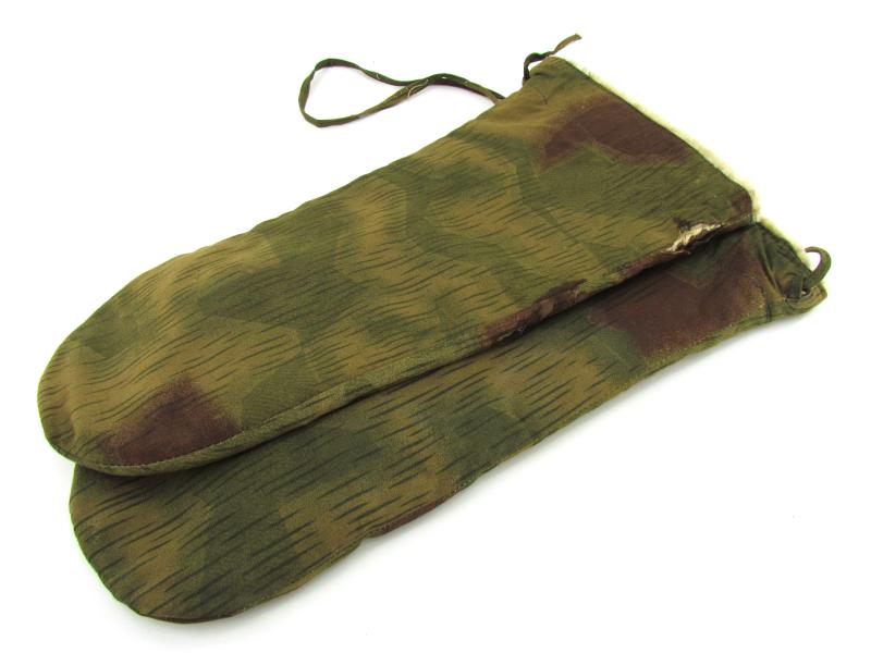 Non Reversible Parka Mittens in Sumpftarn Camouflage