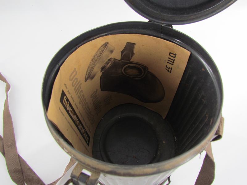 German Civilian Gasmask ( Volksgasmaske ) in Canister