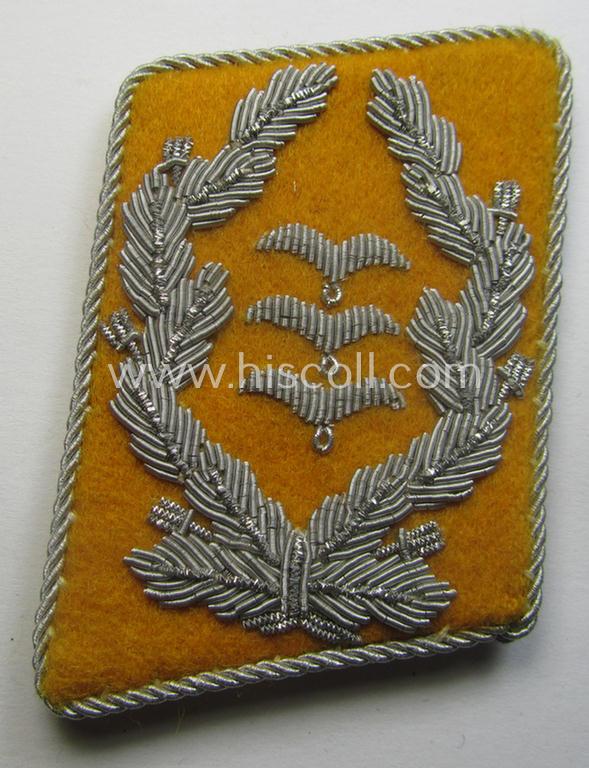 Pair of - fully matching! - WH (Luftwaffe) officers'-type collar-patches (ie. 'Kragenspiegel für Offiziere der LW') as executed in golden-yellow-coloured wool as was intended for usage by a: 'Oberst der Flieger- o. Fallschirmjäger-Trpn.'