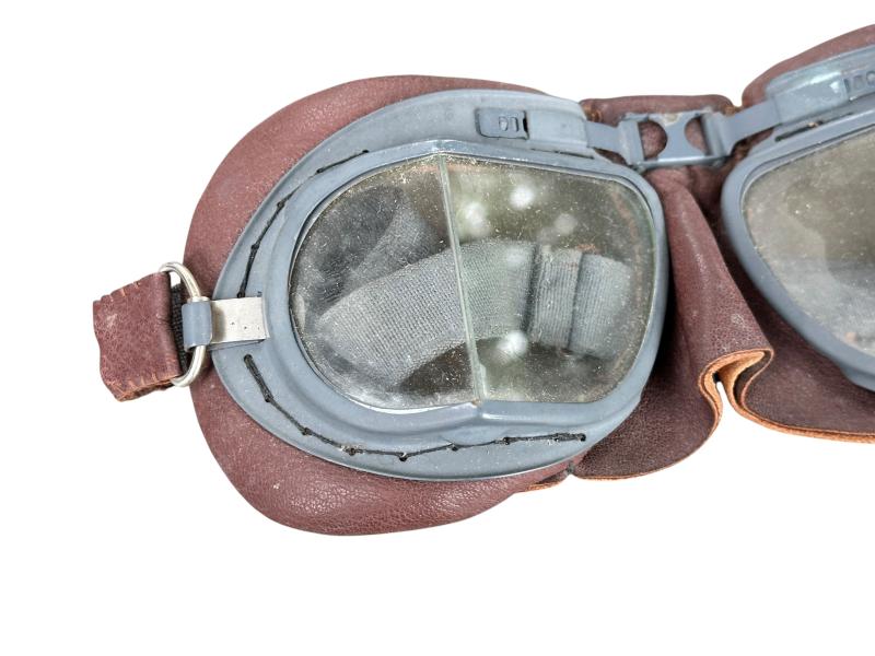 British Flying Goggles MKVIII in box