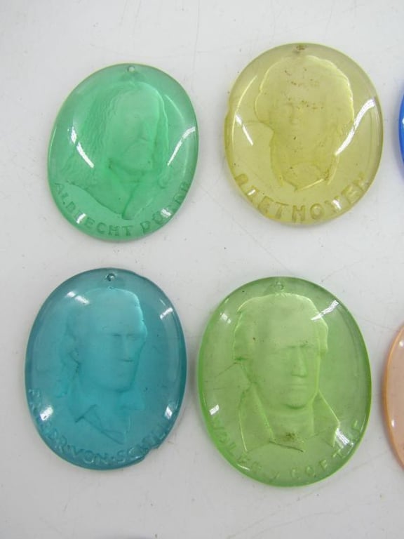 Winterhilfswerk (WHW) Glass Portraits ( 14 x )