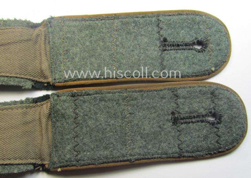 Pair of WH (Heeres) 'M40'-pattern, EM-type shoulderstraps: 'Sld. der Kradschützenbtle. der Pz.Div. u. Inf.Div. (mot)'