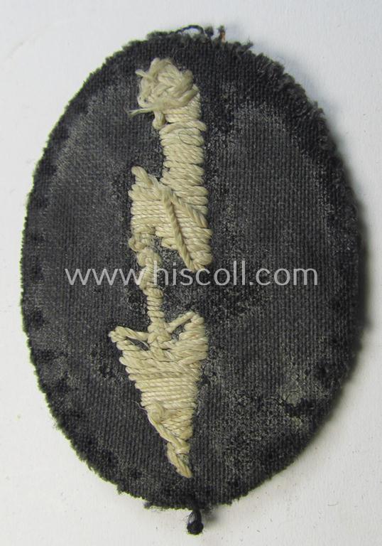WH (Heeres) trade- and/or special career insignia ie. hand-embroidered signal-blitz (being a non-maker-marked example as executed in white linnen) as was intended for a soldier serving within the: 'Infanterie-Truppen'