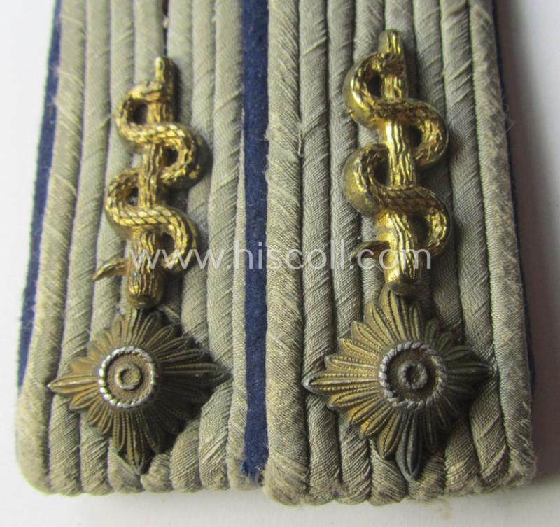 4-pieced WH (Heeres) officers'-type insignia-set as intended for an: 'Oberleutnant u. Arzt u. Mitglied der Sanitäts-Truppen'