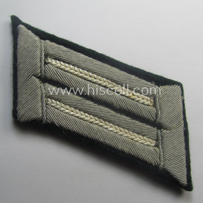 Pair of WH (Heeres) collar-tabs (ie. 'Kragenspiegel für Offiziere') as piped in the white- (ie. 'weisser'-) coloured branchcolour as was intended for an: 'Offizier der Infanterie-Trpn.'