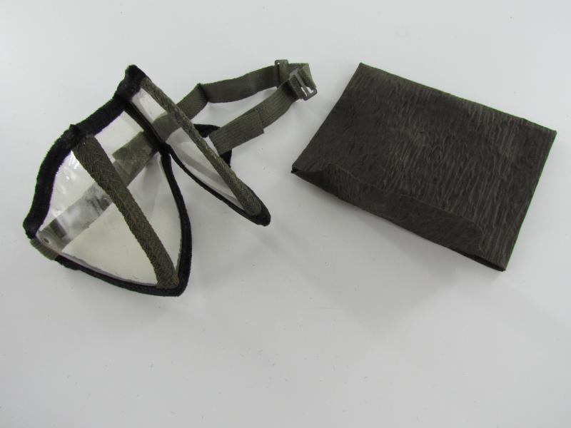 Wehrmacht Dust Goggles in Pouch