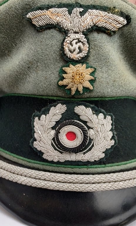 German Wehrmacht Officer Gebirgsjäger (Mountain troop)Schirmmütze visor cap