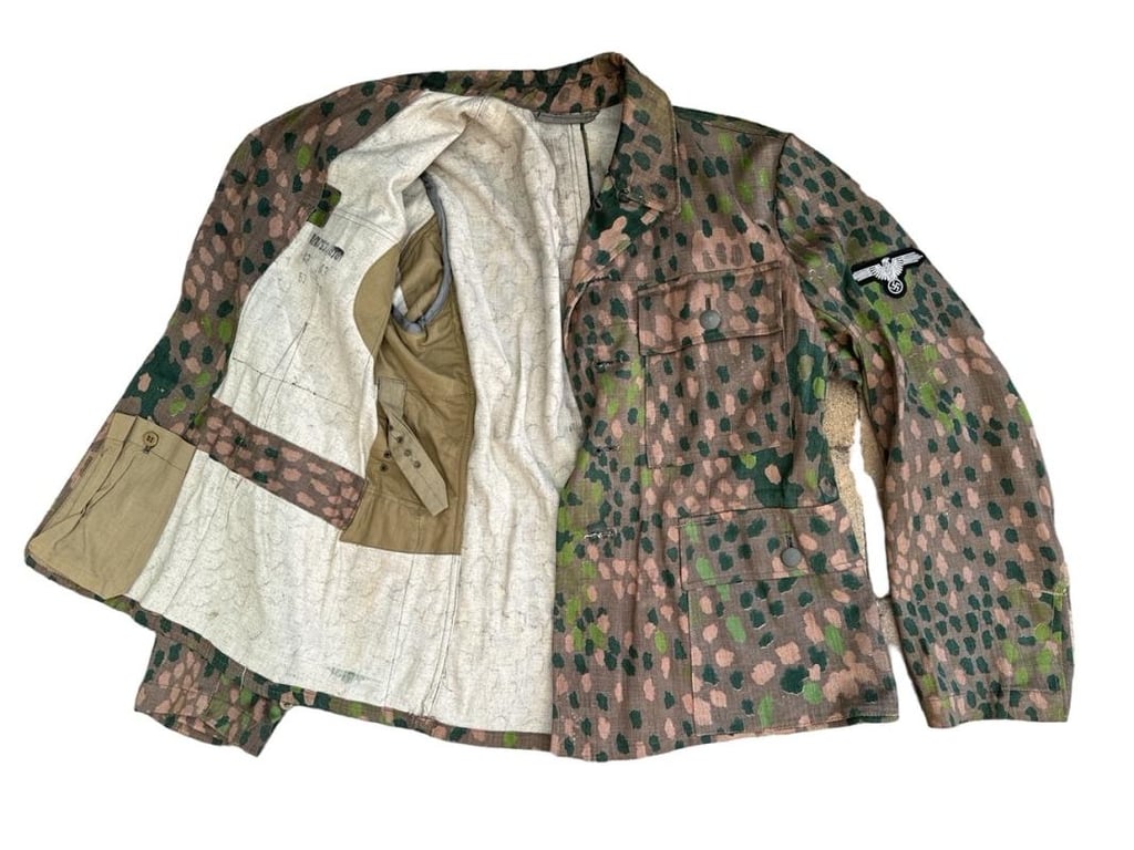 Waffen SS Erbsentarn (DOT44) Tunic unissued condition