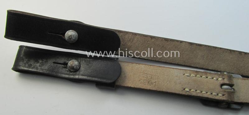 Attractive, early-war-period, generic-type 'standard-issue'-pattern, black-coloured- and/or leather-based WH carrying-strap (ie. 'Trageriemen') being a 'virtually mint' example that bears an impressed makers'-designation and/or date: '1941'