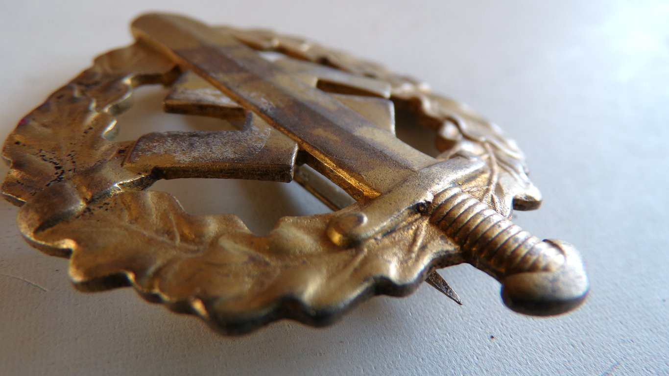 SA Sport Badge in Gold Fechler Bernsbach / SA