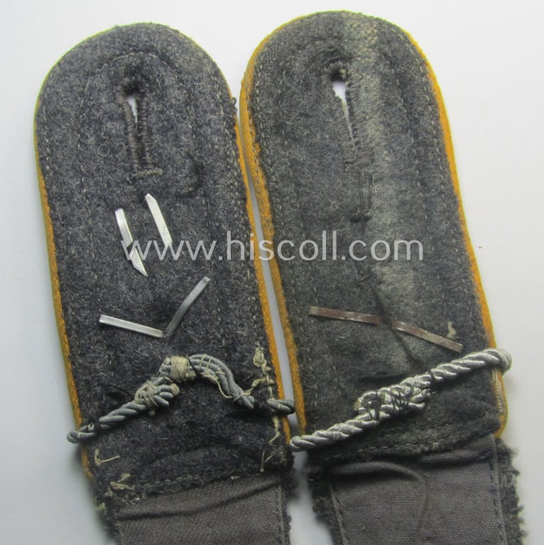 Truly used - and fully matching! - pair of WH (Luftwaffe) NCO-type shoulderstraps as piped in the golden-yellow-toned branchcolour as intended for a: 'Feldwebel u. Offiziers-Anwärter der Flg. o. Fj-Trpn. u. Mitglied einer Kriegsschule'