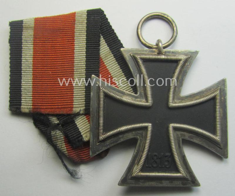 'Eisernes Kreuz II. Klasse' being a clearly maker- (ie. '24'-) marked example by the: 'AG der Hanauer Plakettenhersteller'
