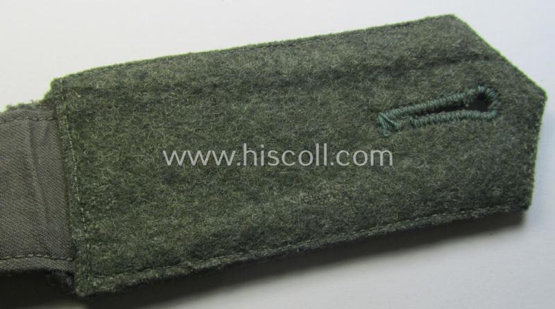 Single, WH (Kriegsmarine) 'cyphered' EM-type shoulderstrap: 'Soldat eines Küsten-Artillerie-Rgts. o. Abtlgs.'