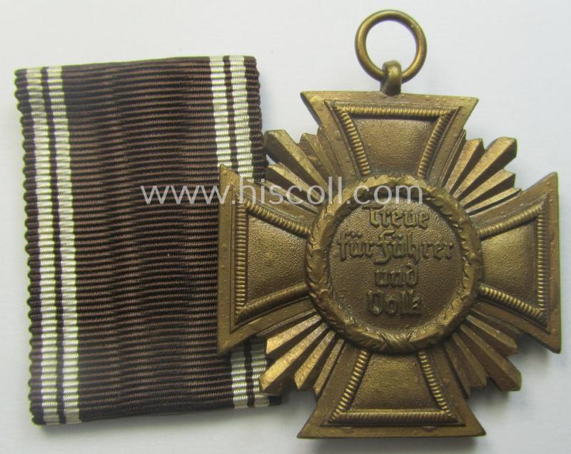 'N.S.D.A.P. D.A. in Bronze' (ie. '3. Stufe für 10 Jahre t. D.') being a non-maker-marked example that comes stored with its accompanying miniature(!) in its typical two-pieced 'RzM M1/52'-marked etui