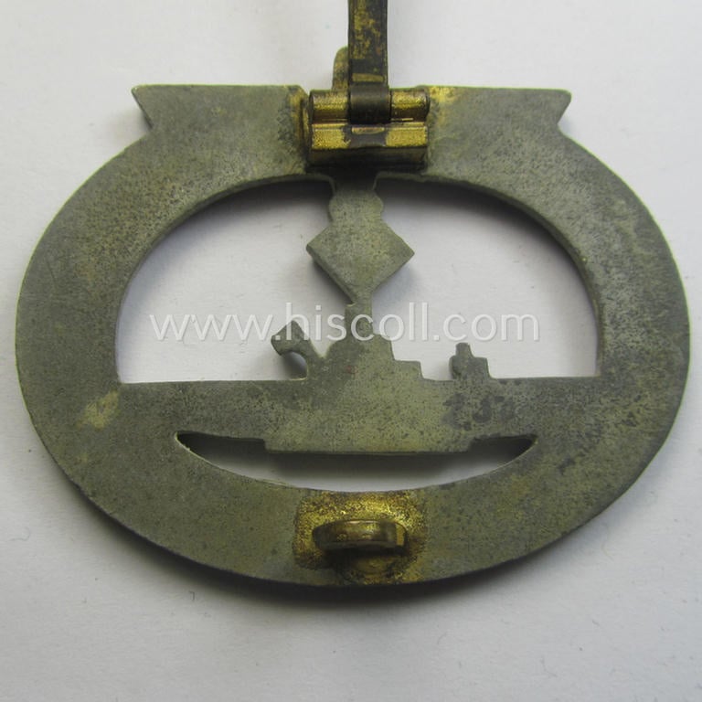 Later-war-period - WH (Kriegsmarine) zinc- (ie. 'Feinzink'-)based, so-called: 'U-Bootkriegsabzeichen' (or: U-boat war-badge) being a (typical) non-marker-marked example by a - by me - unidentified maker