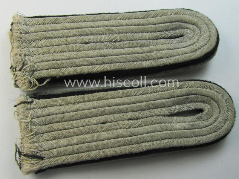 Pair of WH (Heeres) neatly 'cyphered', officers'-type shoulderboards as (dual)piped in the black-coloured branchcolour as was intended for a: 'Leutnant der Reserve eines Pionier-Batallions'