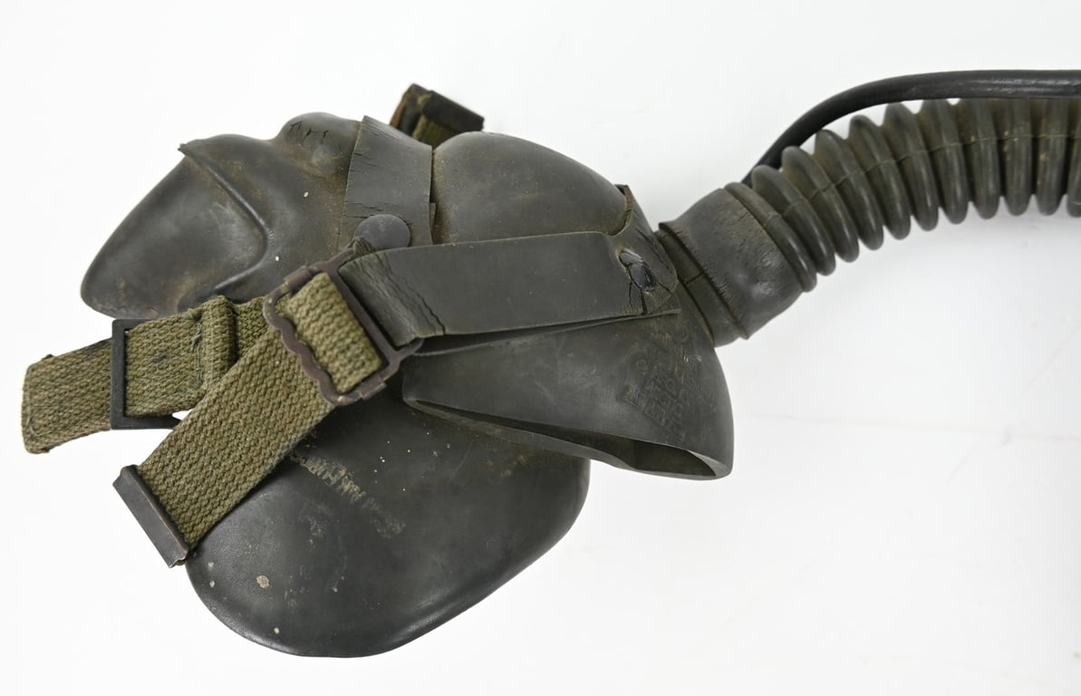 USAAF WW2 Oxygen Mask with Bottle