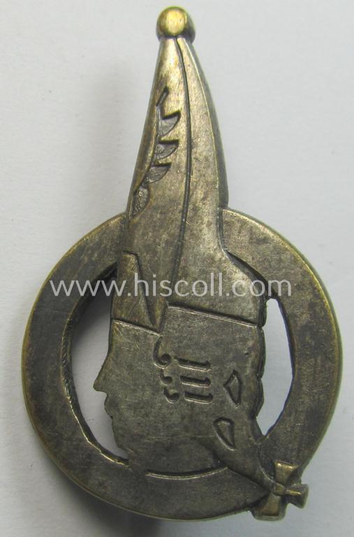 Attractive - and actually quite scarcely encountered! - WH (Heeres) so-called: 'Truppen-Traditionsabzeichen des 26. Panzer-Division' (aka: 'Grenadierkopf') as executed in greyish-silver-toned metal (ie. 'Buntmetall')