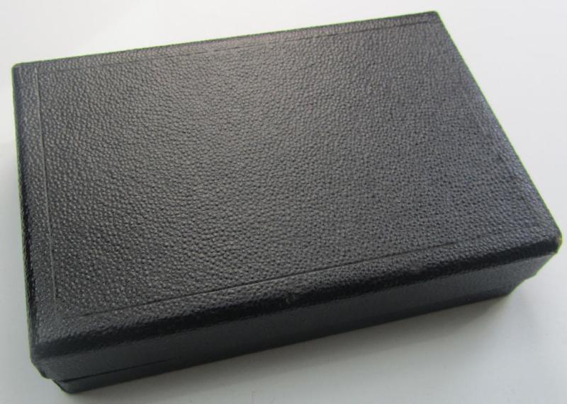 'Ehrenblattspange des Heeres' (or: army honour-roll clasp) being a 'Buntmetall'- (ie. 'Tombak'-) based example by the maker (ie. 'Hersteller') 'Otto Klein & Co.' that comes in its rarely seen black-toned etui