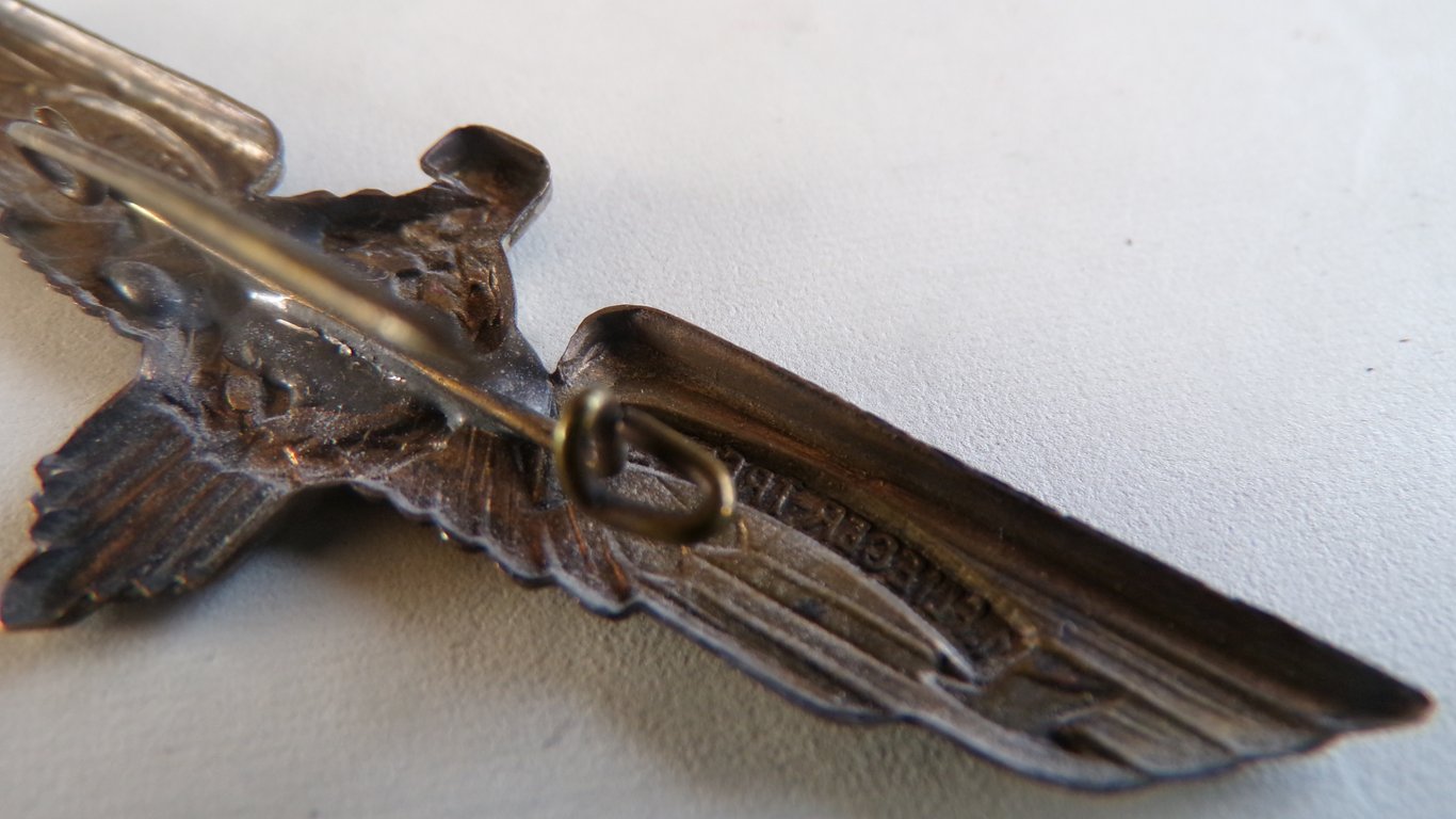 Rare 1934 Berlin Fliegertreffen Tinnie