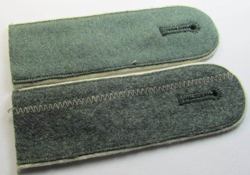 Superb - fully matching and actually not that often seen! - WH (Heeres) EM-type (ie. 'M36-/M40'-pattern- and 'rounded styled-') 'cyphered' shoulderstrap-pair as was intended for usage by a: 'Soldat des Infanterie-Regiments 78'