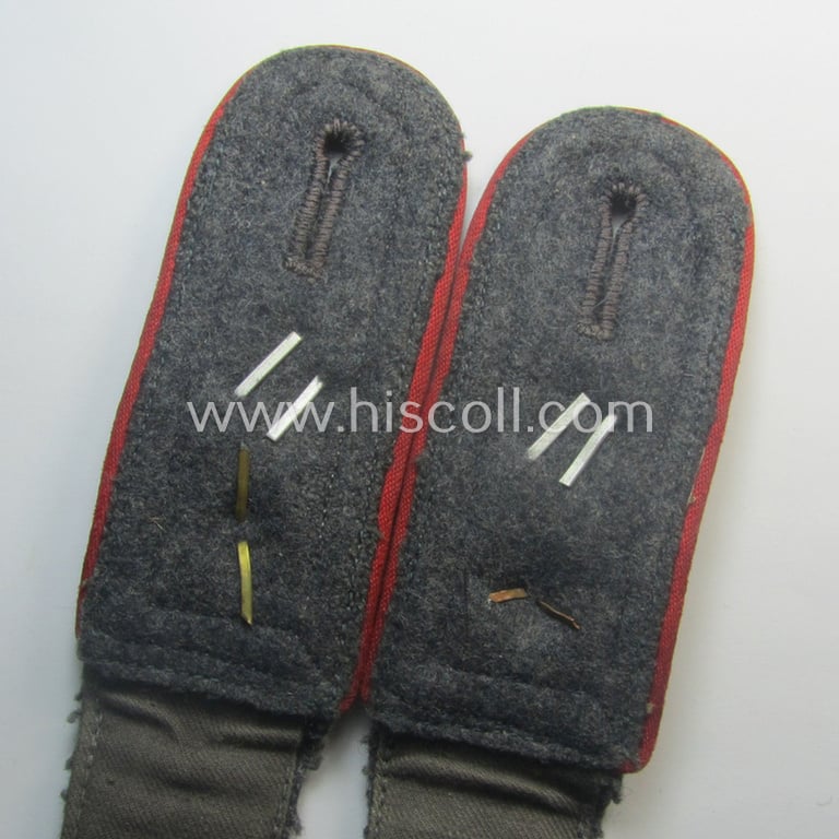 Fully matching - and rarely seen! - pair of neatly 'cyphered', WH (Luftwaffe) NCO-type shoulderstraps as piped in the bright-red-coloured branchcolour as was intended for a: 'Wachtmeister einer Luftwaffen-Waffenschule'