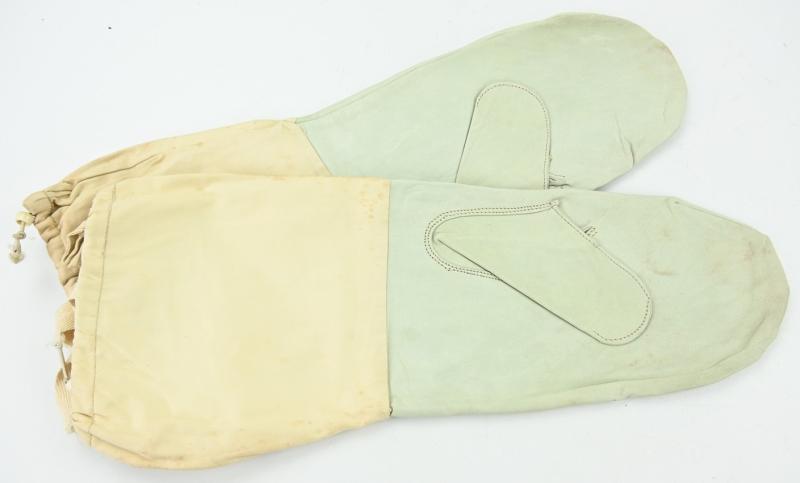 British WW2 Winter Mittens 1942