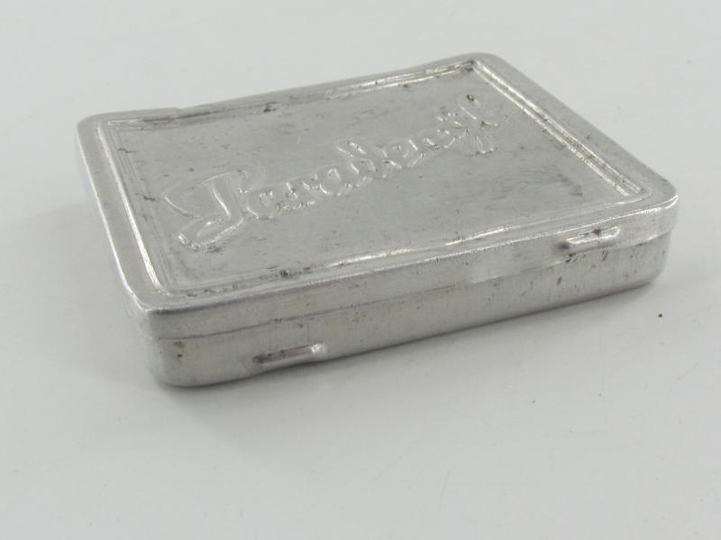 WWII era German 'paravenÿl' small tin box