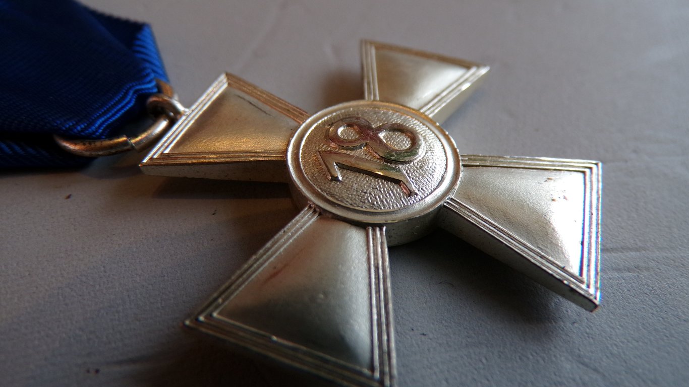 Luftwaffe Long Service award 18 years