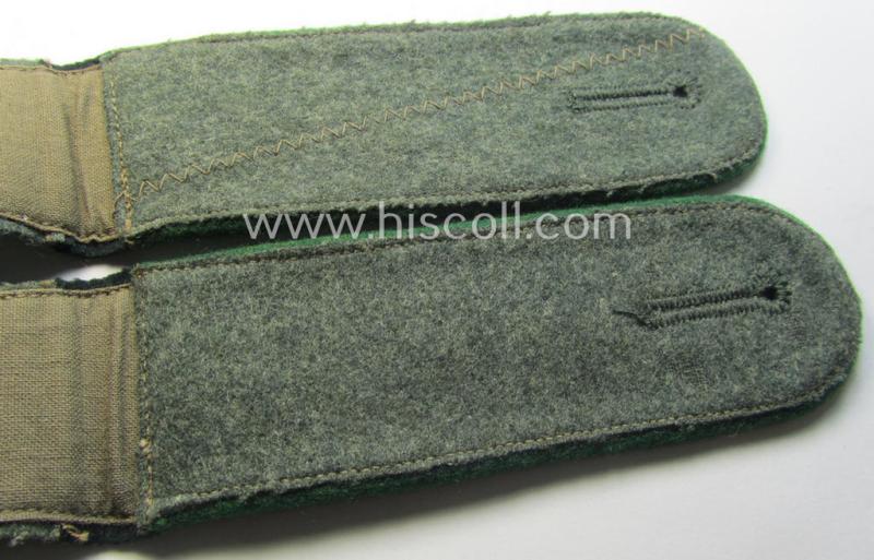 Pair of WH (Heeres) EM-type (ie. 'M36- o. M40'-pattern) shoulderstraps: 'Soldat eines Gebirgsjäger- o. Jäger-Rgts.'