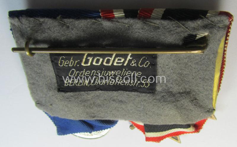 Stunning - 'quality-produced' and very unusually seen! - 2-pieced medal-bar (ie. 'Orden- o. Doppelspange') by the famous 'Gebr. Godet'-company showing a resp. a: 'KvK II.Kl. mit Schwertern' and a: 'WH-DA der 4. St.'