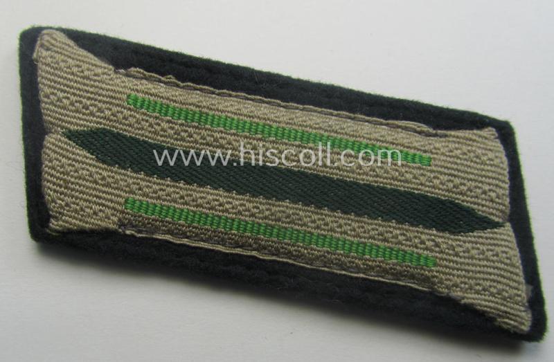 Pair of early-war-period WH (Heeres) 'M40'-pattern collar-patches (ie. 'Einheitskragenspiegel') as piped in the bright-green-coloured branchcolour as intended for usage by a: 'Soldat der Panzergrenadier-Trpn.'