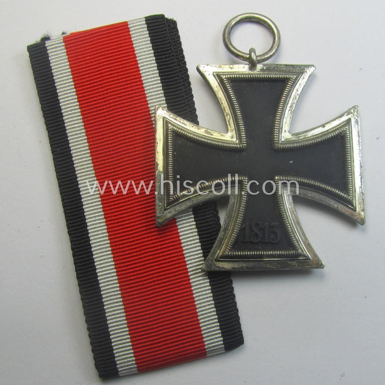 'Eisernes Kreuz II. Klasse' being a (typical) non-maker-marked example by a (by me) unidentified maker (ie. 'Hersteller')